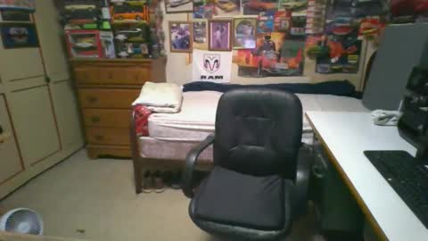 Snapshot of leezamm1132 chatting on 05/01/26, 04:17 leezamm1132 online show from 05/01/26, 04:17