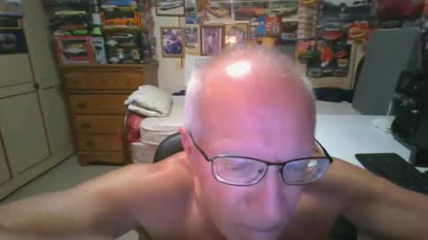 Snapshot of leezamm1132 chatting on 05/12/26, 02:30 leezamm1132 online show from 05/12/26, 02:30