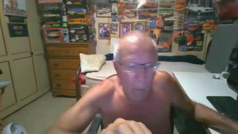 Snapshot of leezamm1132 chatting on 05/21/26, 09:27 leezamm1132 online show from 05/21/26, 09:27