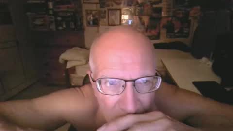 Snapshot of leezamm1132 chatting on 05/26/26, 02:07 leezamm1132 online show from 05/26/26, 02:07