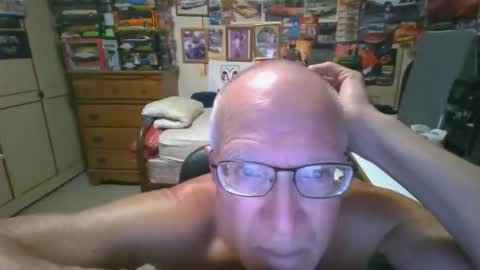 Snapshot of leezamm1132 chatting on 05/27/26, 01:35 leezamm1132 online show from 05/27/26, 01:35