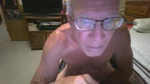 Snapshot of leezamm1132 chatting on 06/04/26, 01:44 leezamm1132 online show from 06/04/26, 01:44