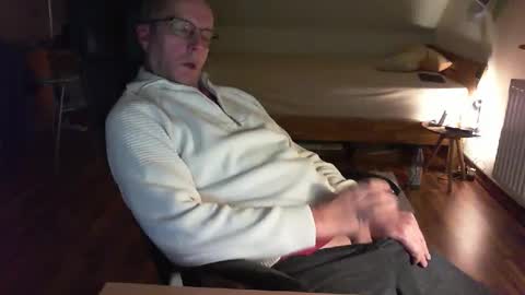 Snapshot of lefti27 chatting on 01/19/25, 12:06 Dave online show from 01/19/25, 12:06