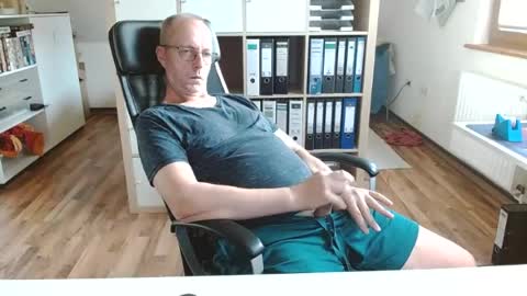 Snapshot of lefti27 chatting on 07/25/26, 06:16 Dave online show from 07/25/26, 06:16