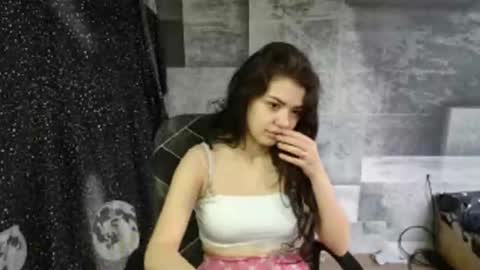 Snapshot of legenda_liya chatting on 04/17/26, 10:29 Liya online show from 04/17/26, 10:29