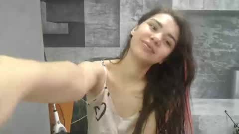 Snapshot of legenda_liya chatting on 05/12/26, 04:42 Liya online show from 05/12/26, 04:42