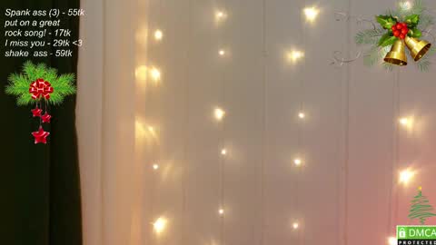 Snapshot of leia_bell chatting on 12/15/24, 04:48 hey Im Leia and I love rock  online show from 12/15/24, 04:48