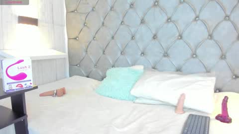 LEIGH ANGELS online show from 01/10/25, 01:32