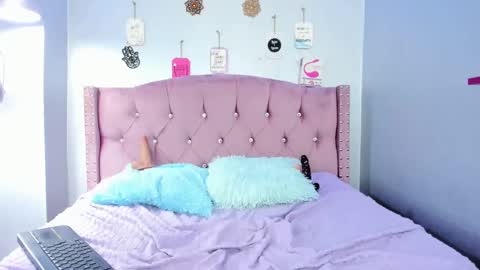 LEIGH ANGELS online show from 03/04/25, 11:54