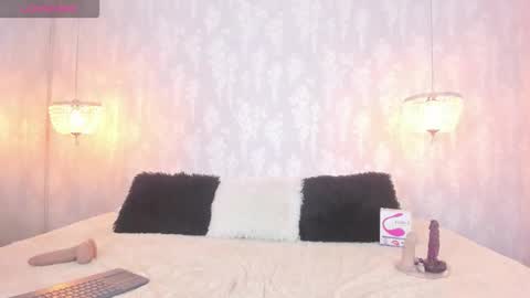 LEIGH ANGELS online show from 11/05/25, 10:10