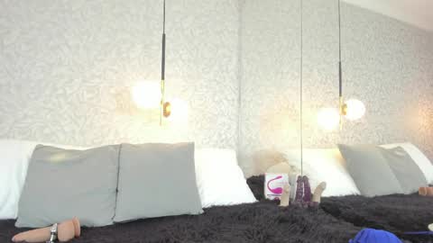 LEIGH ANGELS online show from 05/11/26, 10:07