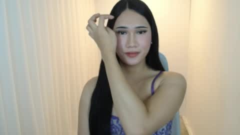 Snapshot of leighs_celine chatting on 05/04/26, 05:14 leighs_celine online show from 05/04/26, 05:14
