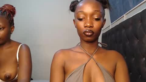 Snapshot of leighton_blake chatting on 11/18/25, 07:24 leighton_blake online show from 11/18/25, 07:24