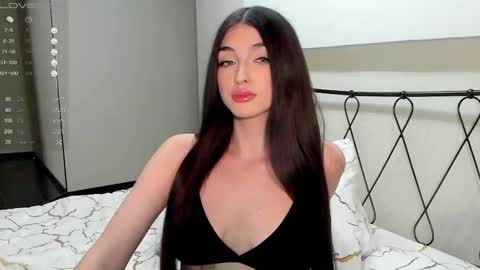 Leila online show from 03/10/25, 11:27