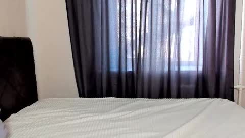 Leila online show from 04/28/26, 12:54