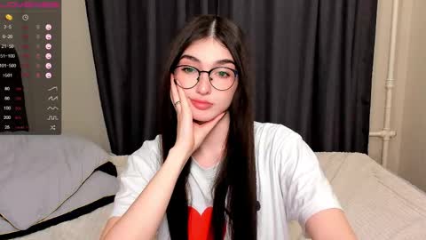 Leila online show from 04/29/26, 07:31