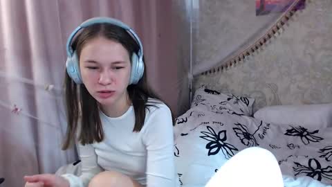 Snapshot of leila_bambi chatting on 03/15/26, 09:15 leila_bambi online show from 03/15/26, 09:15