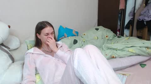 Snapshot of leila_bambi_ chatting on 01/22/25, 10:37 leila_bambi_ online show from 01/22/25, 10:37