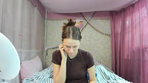 leila_bambi_ online show from 03/25/26, 04:57
