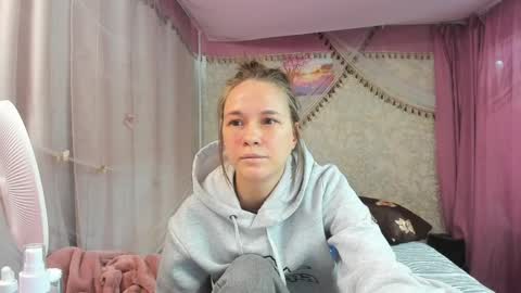 leila_bambi_ online show from 04/10/26, 10:53