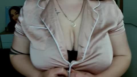 Leila online show from 06/19/26, 05:45