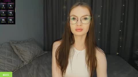 Snapshot of leiladream chatting on 12/23/25, 04:21 leiladream online show from 12/23/25, 04:21