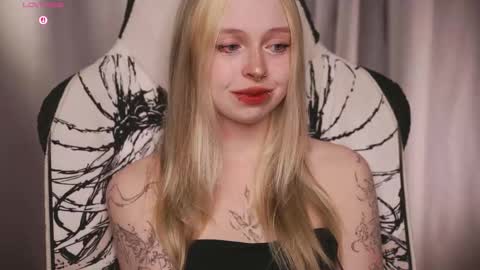 Leila online show from 03/19/26, 01:48