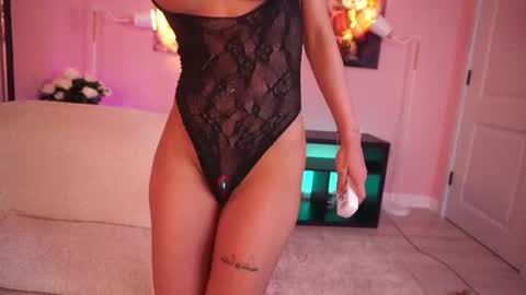 Leila online show from 06/27/26, 12:22