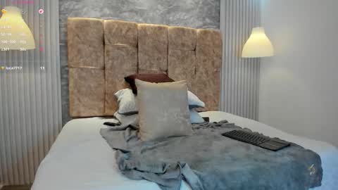 leilapons online show from 11/21/25, 05:44