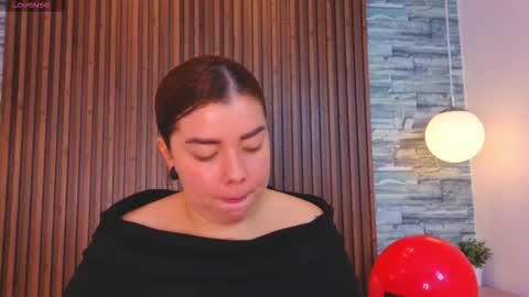 leilapons online show from 02/15/26, 07:43