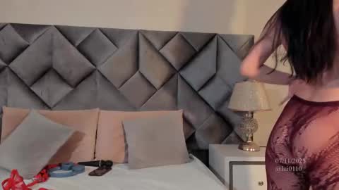 Leizathompson online show from 11/07/25, 08:20