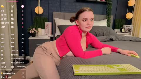 Lela online show from 02/17/25, 01:36