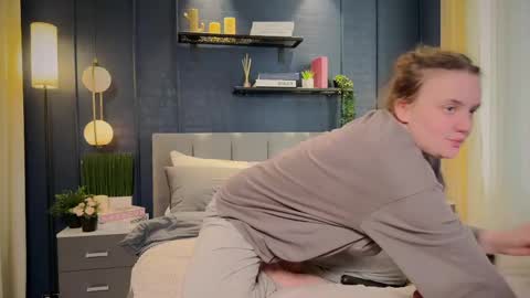 Lela online show from 03/07/25, 01:20