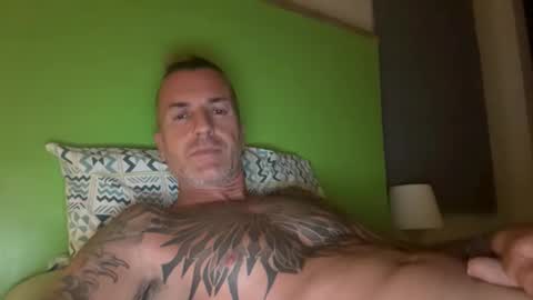 Snapshot of lelehot1 chatting on 02/18/26, 04:19 lelehot1 online show from 02/18/26, 04:19