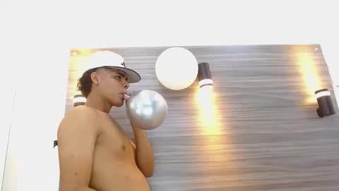 lelehott01 online show from 06/11/26, 02:22