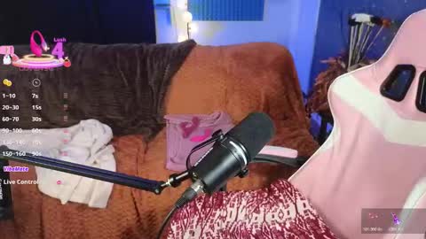 Junie 3 online show from 11/25/25, 07:47