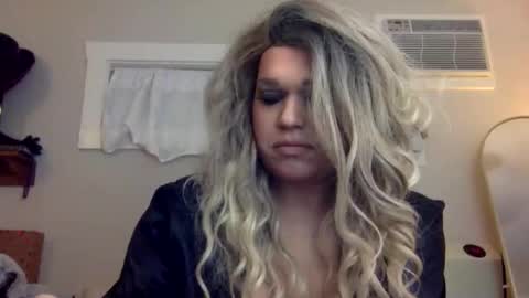 Snapshot of lemonkuilt chatting on 01/04/25, 06:19 Jennifer online show from 01/04/25, 06:19