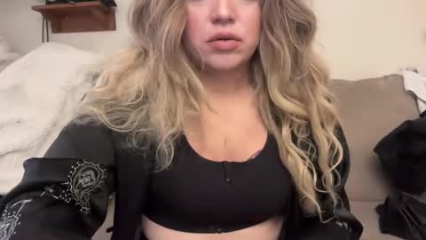 Snapshot of lemonkuilt chatting on 11/04/25, 09:47 Jennifer online show from 11/04/25, 09:47