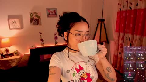 lemoonpeach online show from 01/25/25, 04:23