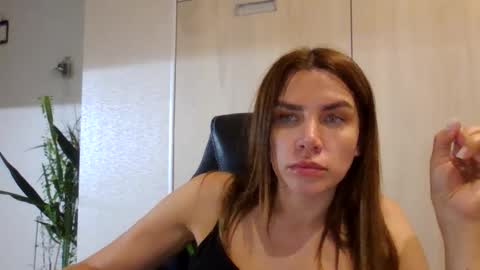 Snapshot of lena6122000 chatting on 09/11/25, 11:05 lena6122000 online show from 09/11/25, 11:05