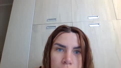 Snapshot of lena6122000 chatting on 09/12/25, 01:11 lena6122000 online show from 09/12/25, 01:11