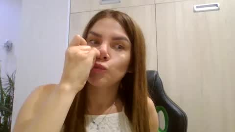 Snapshot of lena6122000 chatting on 09/20/25, 08:10 lena6122000 online show from 09/20/25, 08:10