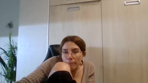 Snapshot of lena6122000 chatting on 10/16/25, 08:32 lena6122000 online show from 10/16/25, 08:32