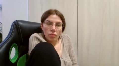 Snapshot of lena6122000 chatting on 10/26/25, 09:42 lena6122000 online show from 10/26/25, 09:42