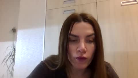 Snapshot of lena6122000 chatting on 03/17/26, 10:24 lena6122000 online show from 03/17/26, 10:24