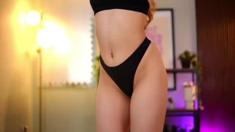 Lena Laurent online show from 05/13/26, 11:18