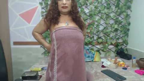 Snapshot of lena_lawson chatting on 02/08/25, 09:13 lena_lawson online show from 02/08/25, 09:13