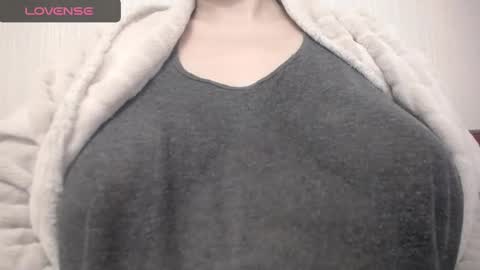 Snapshot of lenagolden chatting on 01/31/25, 01:45 lenagolden online show from 01/31/25, 01:45