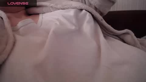 Snapshot of lenagolden chatting on 02/20/25, 09:00 lenagolden online show from 02/20/25, 09:00