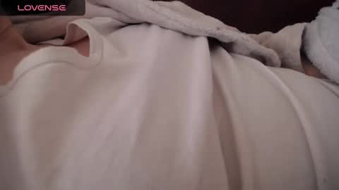 Snapshot of lenagolden chatting on 02/20/25, 12:04 lenagolden online show from 02/20/25, 12:04